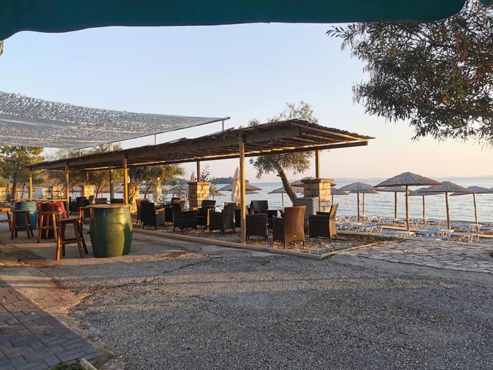 Camping Drepanos อีกูเมนิทซา ภายนอก รูปภาพ